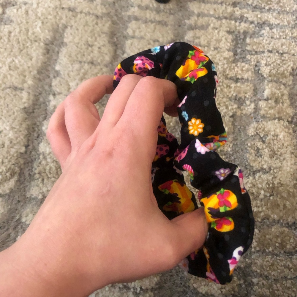 Design Hair Scrunchie (Flip flops) - Picture 5 of 5